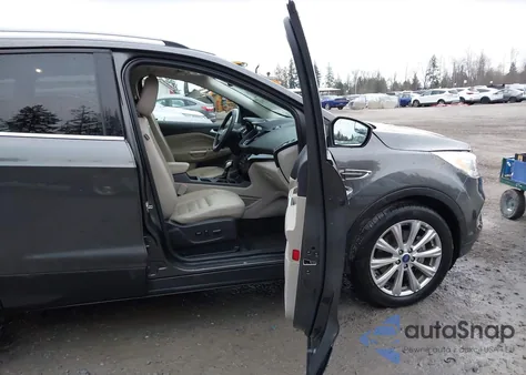 2018 Ford Escape Titanium из США, поврежденный, VIN 1FMCU0J98JUB16793